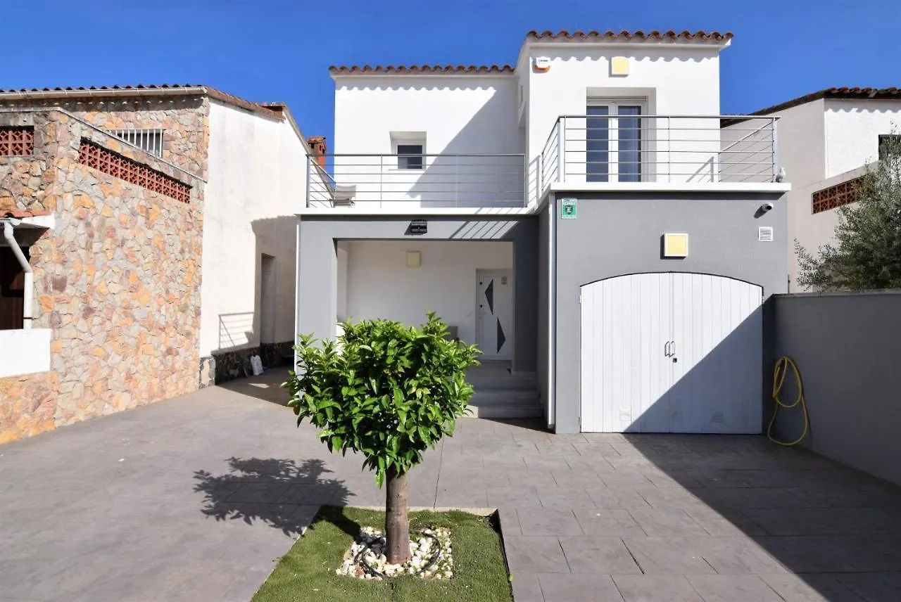 392- Casa Al Canal Con Amarre Y Jacuzzi إمبوريابرافا فيلة