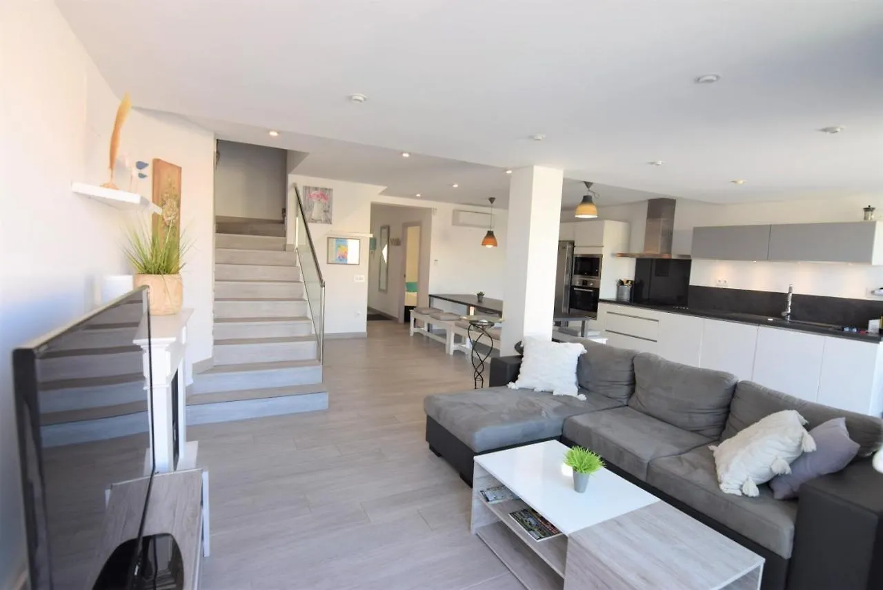 فيلة 392- Casa Al Canal Con Amarre Y Jacuzzi إمبوريابرافا