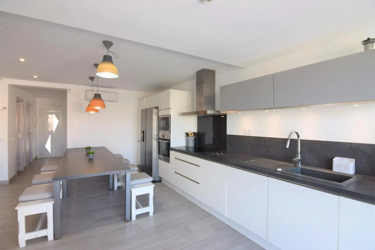 392- Casa Al Canal Con Amarre Y Jacuzzi إمبوريابرافا