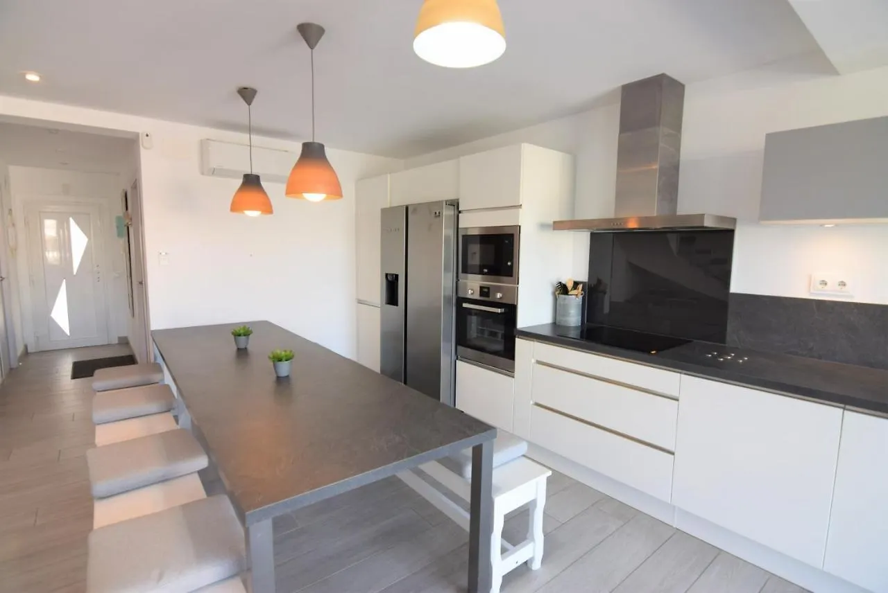 392- Casa Al Canal Con Amarre Y Jacuzzi إمبوريابرافا 0*,