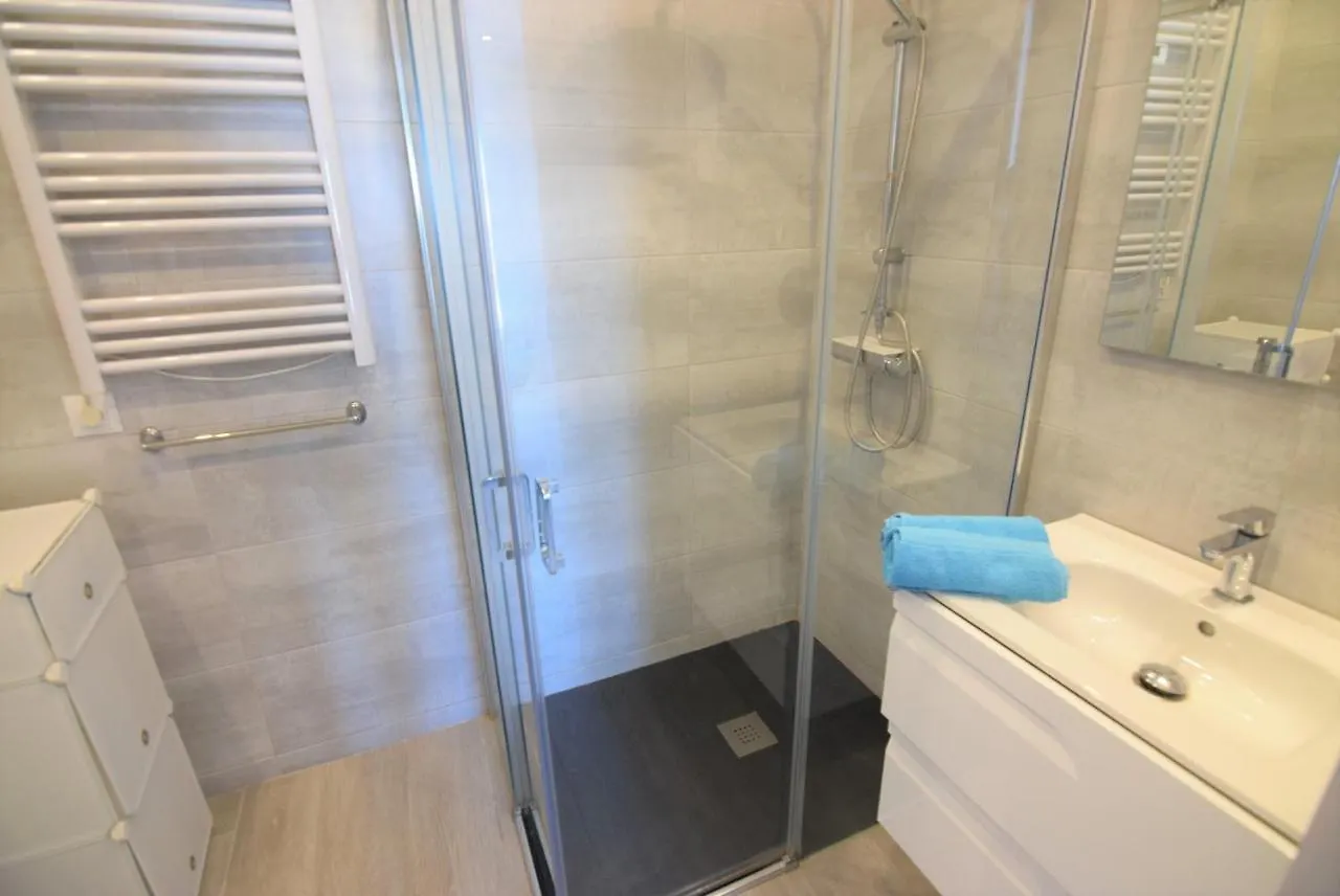 فيلة 392- Casa Al Canal Con Amarre Y Jacuzzi إمبوريابرافا