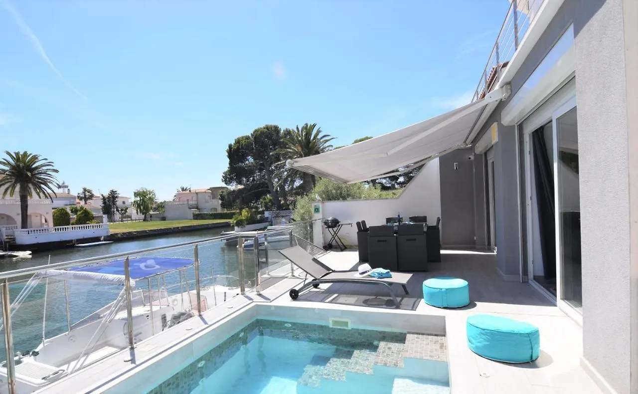 392- Casa Al Canal Con Amarre Y Jacuzzi إمبوريابرافا فيلة