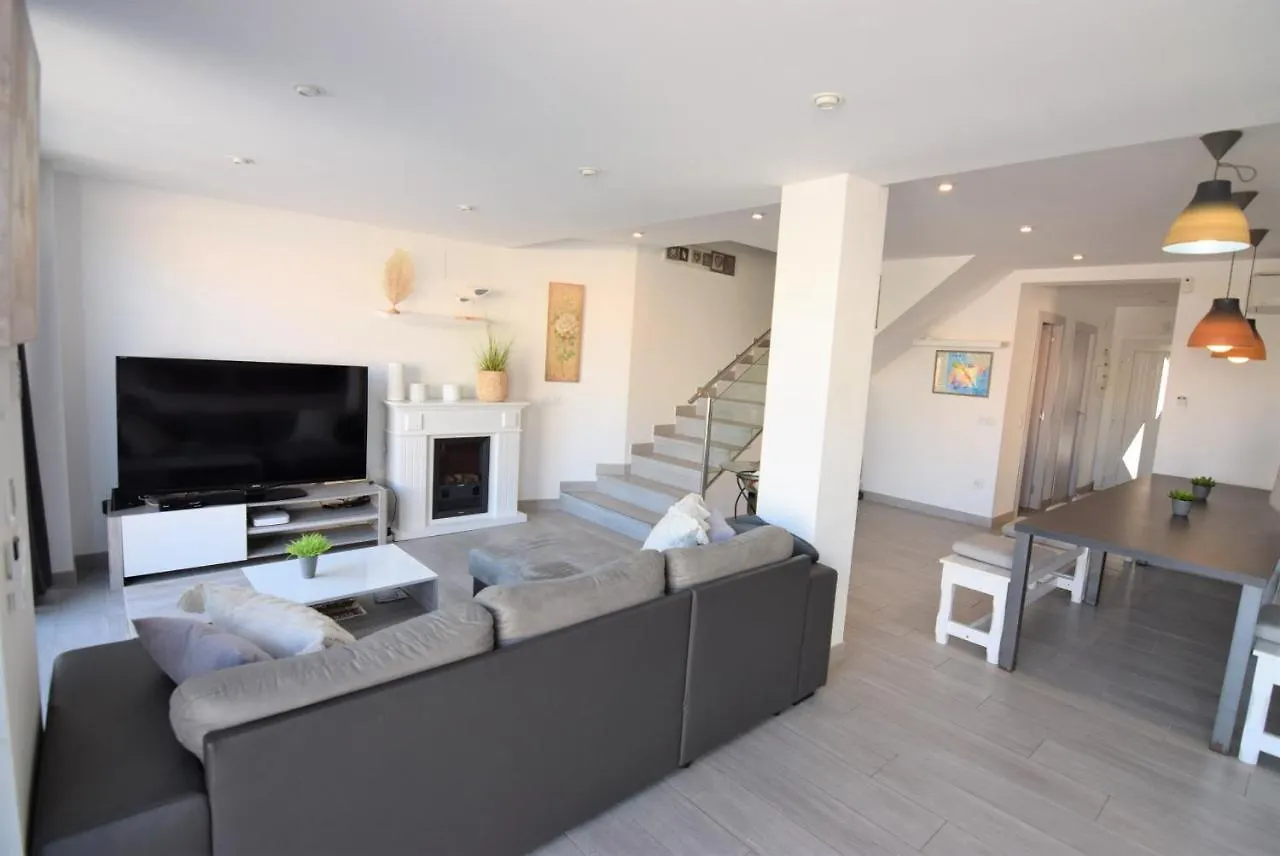 392- Casa Al Canal Con Amarre Y Jacuzzi 엠푸리아브라바